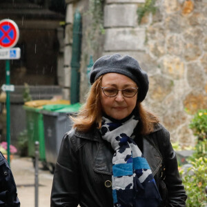 Catherine Frot à la sortie de l'hommage à Marcel Bluwal au cimetière de Montmartre à Paris le 29 octobre 2021. 