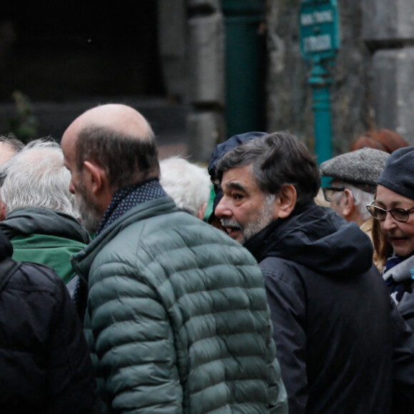 Catherine Frot arrivant à l'hommage à Marcel Bluwal au cimetière de Montmartre à Paris le 29 octobre 2021. 