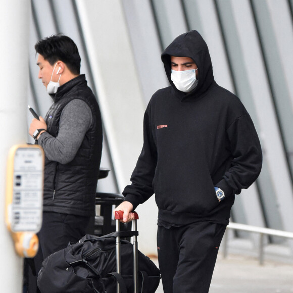 Bader Shammas aperçu à l'aéroport JFK à New York, le 29 octobre 2021. 