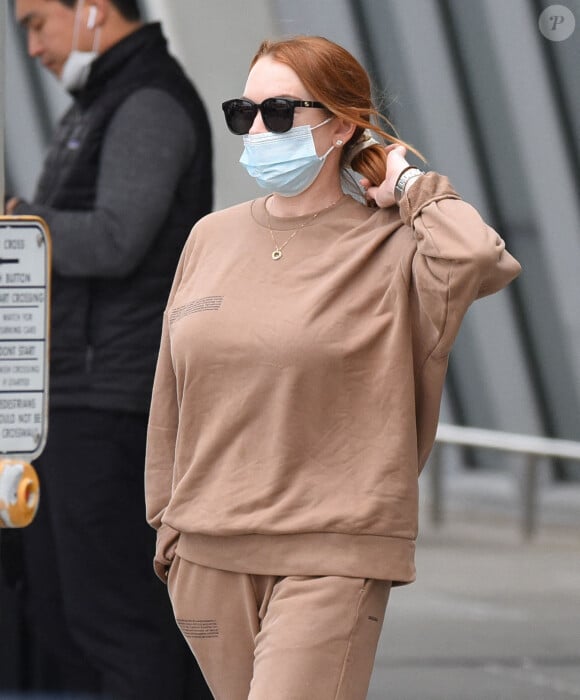 Lindsay Lohan à l'aéroport JFK à New York, le 29 octobre 2021. 