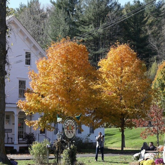 Alec Baldwin s'est réfugié à Manchester (Vermont), après la tragédie survenue sur le tournage du western "Rust" au cours duquel l'acteur a tué accidentellement la directrice de la photo, H.Hutchins. Le 29 octobre 2021.