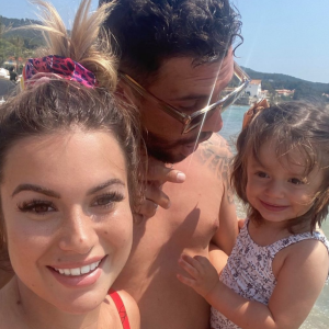 Carla Moreau et Kevin Guedj ont créé une poupée à l'éffigie de leur fille Ruby - Instagram