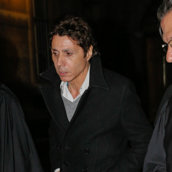 Jean-Luc Lahaye quitte le palais de justice de Paris le 23 mars 2015.