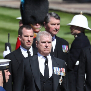 Le prince Charles, prince de Galles, le prince Andrew, duc d'York, le prince Edward, comte de Wessex, le prince William, duc de Cambridge, Peter Phillips, le prince Harry, duc de Sussex, David Armstrong-Jones, comte de Snowdon, Sir Timothy Laurence - Arrivées aux funérailles du prince Philip, duc d'Edimbourg à la chapelle Saint-Georges du château de Windsor, le 17 avril 2021.