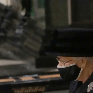 La reine Elisabeth II d'Angleterre et Le prince Andrew, duc d'York, - Funérailles du prince Philip, duc d'Edimbourg à la chapelle Saint-Georges du château de Windsor, Royaume Uni, le 17 avril 2021.