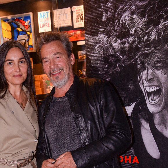 Exclusif - Florent Pagny et sa femme Azucena Caamano lors de la première du spectacle Lost in Buenos Aires à l'Européen à Paris le 28 juin 2021. © Rachid Bellak / Bestimage