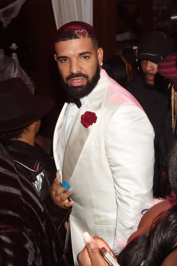 Drake à la soirée d'Halloween de Drake à Los Angeles, le 1er novembre 2021.