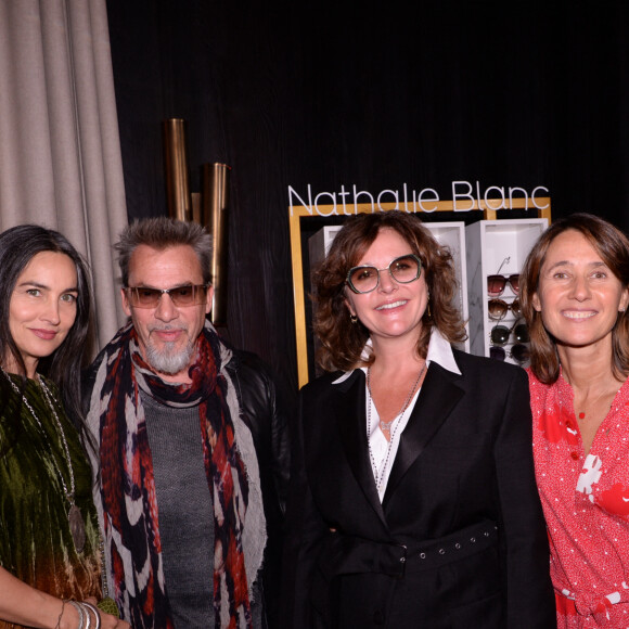 Florent Pagny et sa femme Azucena, Nathalie Blanc, Alexia Laroche-Joubert - Pour célébrer l'anniversaire de sa Maison, Nathalie Blanc réunissait, ce vendredi, les amis de la marque pour assister à un événement exclusif au Café de l'Homme, face à la Tour Eiffel. Paris le 24 septembre 2021. © Bellak - Perusseau / Bestimage