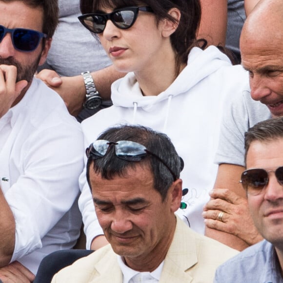 Arnaud Clément et sa compagne Nolwenn Leroy dans les tribunes de Roland-Garros à Paris. Le 9 juin 2019. © Jacovides-Moreau/Bestimage