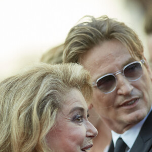 Catherine Deneuve, Benoît Magimel - Montée des marches du film "De son vivant" lors du 74e Festival de Cannes. Le 10 juillet 2021. © Borde-Jacovides-Moreau / Bestimage