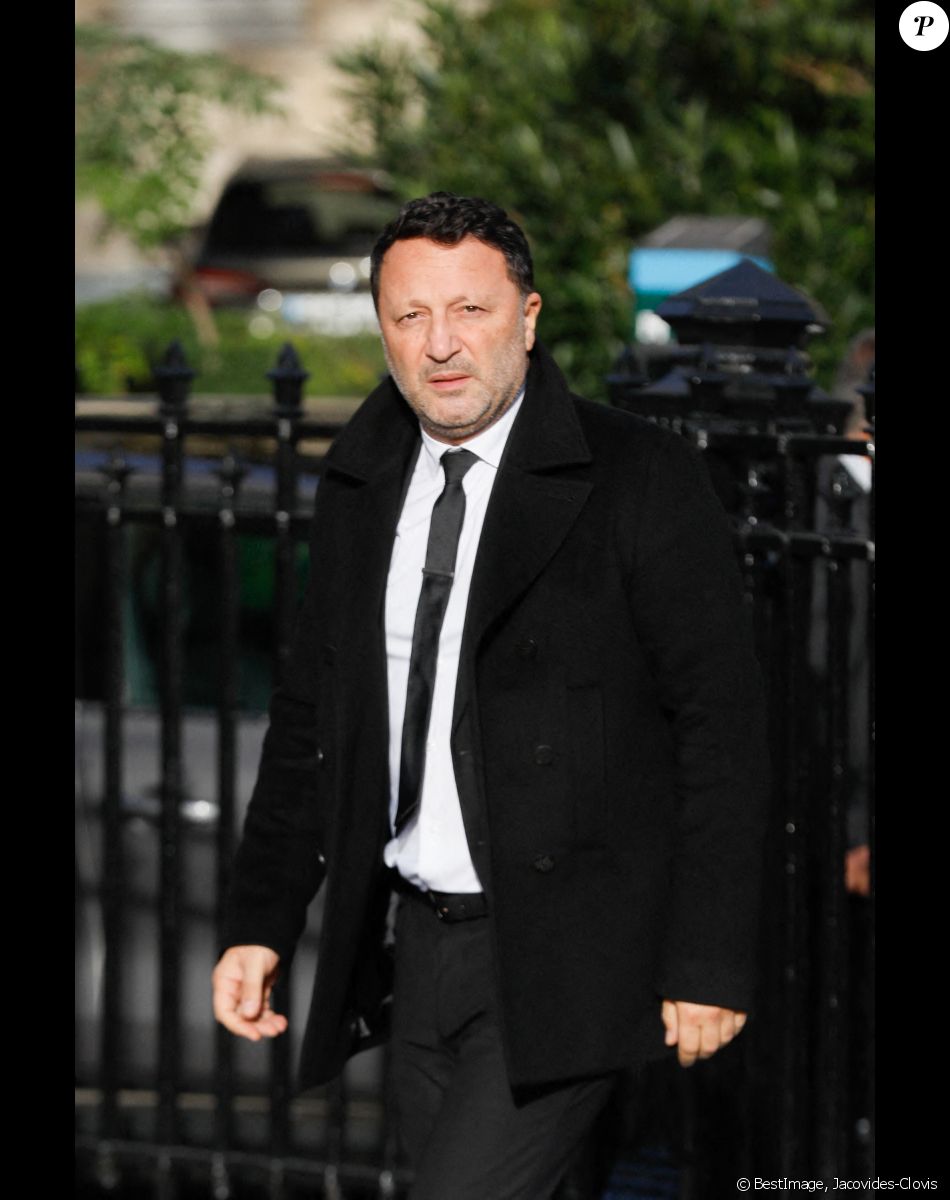 Arthur (Jacques Essebag) - Arrivées aux obsèques de Etienne Mougeotte en l'église Saint-François-Xavier à Paris. Le 13 octobre 2021 © Jacovides-Clovis / Bestimage