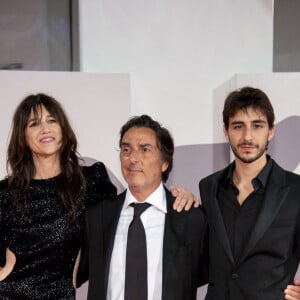 Charlotte Gainsbourg avec son mari Yvan Atta et son fils Ben Attal à la première de "Les Choses Humaines" au 78ème Festival International du Film de Venise (Mostra), le 9 septembre 2021.