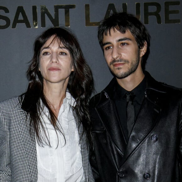 Charlotte Gainsbourg et son fils Ben Attal - Photocall du défilé Saint Laurent collection Printemps-Eté lors de la fashion week à Paris. © Olivier Borde/Bestimage