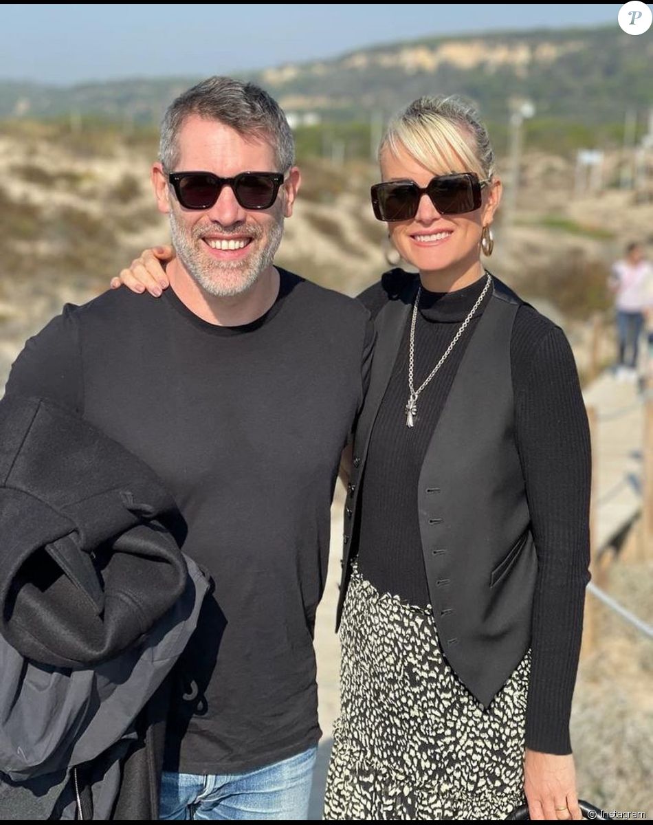Laeticia Hallyday et Jalil Lespert en amoureux au Portugal : Promenade romantique à deux sur la plage