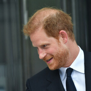 Le prince Harry visite l'observatoire du One World Trade Center avec le Maire de New York Bil de Blasio et Kathy Hochul, Gouverneure de l'État de New York, le 23 septembre 2021. 