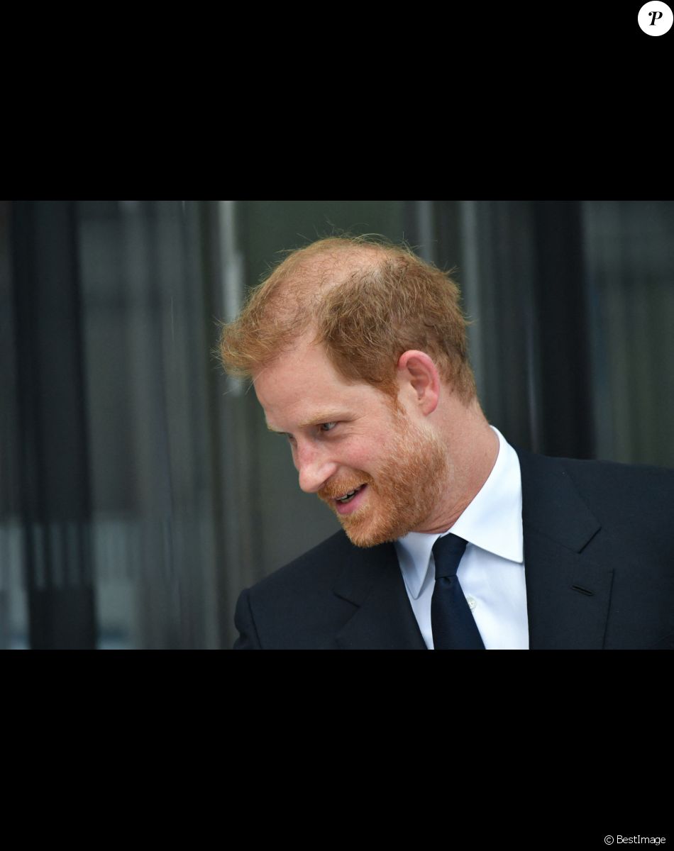 Le prince Harry visite l'observatoire du One World Trade Center avec le Maire de New York Bil de Blasio et Kathy Hochul, Gouverneure de l'État de New York, le 23 septembre 2021.
