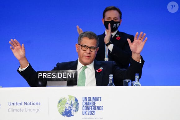 Alok Sharma, président de la COP26, lors du discours de clôture de la conférence sur le climat à Glasgow au Royaume-Uni 