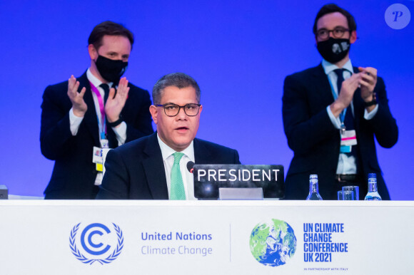 Alok Sharma, président de la COP26, lors du discours de clôture de la conférence sur le climat à Glasgow au Royaume-Uni le 13 novembre 2021