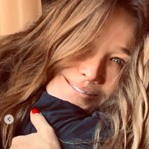 Giulia Sarkozy dans les bras de sa mère Carla Bruni - Photo publiée sur le compte Instagram de Carla Bruni-Sarkozy