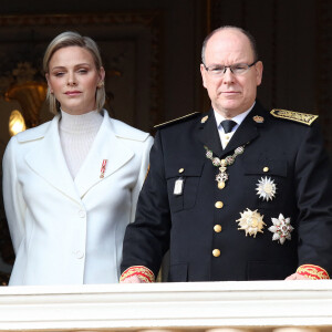 La princesse Charlene et le prince Albert II de Monaco - La famille princière de Monaco au balcon du palais lors de la Fête nationale monégasque à Monaco. © Dominique Jacovides / Bestimage 