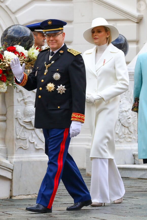 La princesse Charlène de Monaco, le prince Albert II de Monaco - La famille princière de Monaco dans la cour du palais lors de la fête Nationale monégasque à Monaco le 19 novembre 2019. © Olivier Huitel/Pool Monaco/Bestimage 