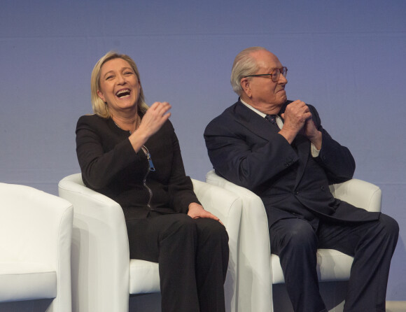 Marine Le Pen et son père Jean-Marie Le Pen - Remise des glaives d'honneur lors du 15ème Congrès du Front National à Lyon.