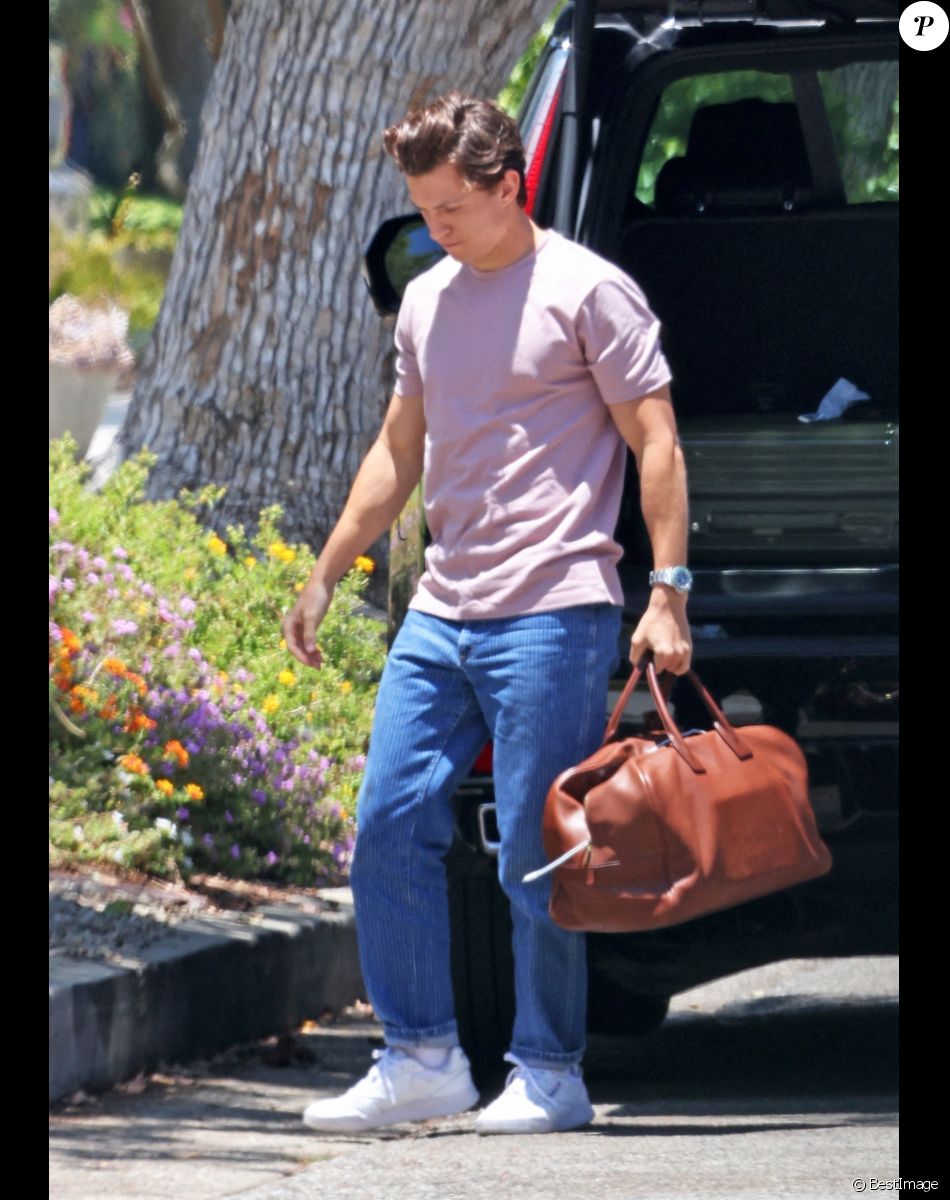 Zendaya dépose Tom Holland à son appartement à Los Angeles. Le 8 juillet 2021.