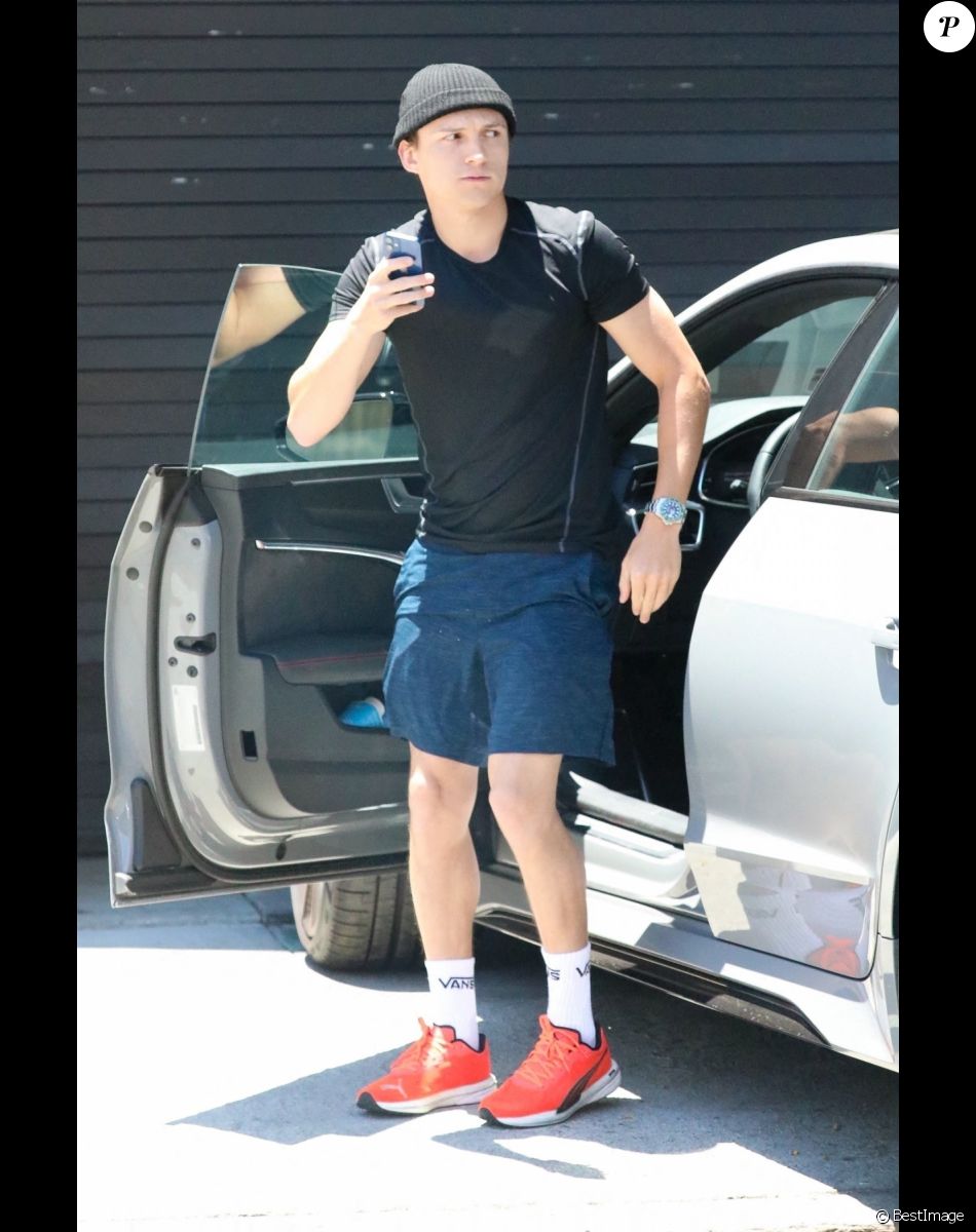 Exclusif - Tom Holland arrive à son cours de gym à Los Angeles, le 2 juillet 2021.
