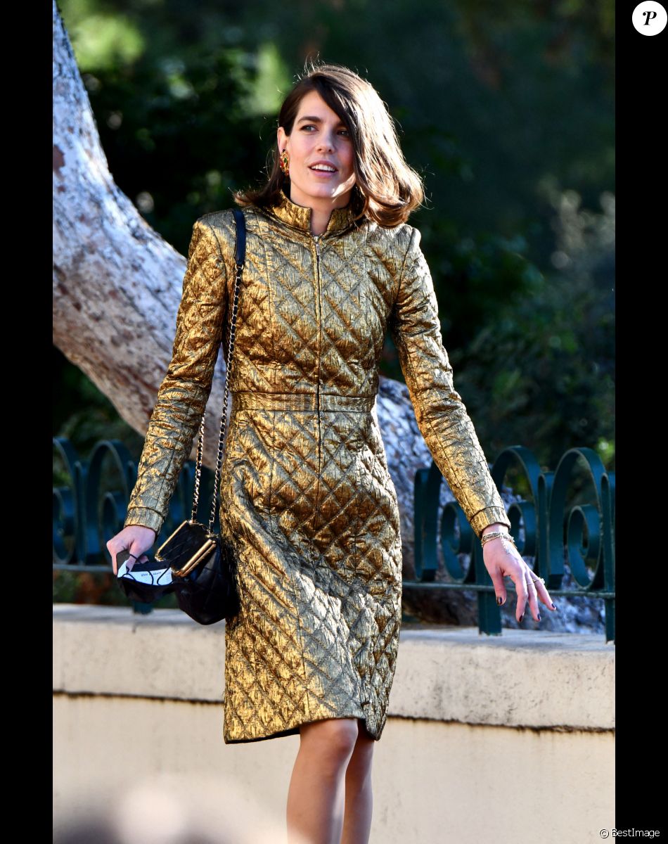 Charlotte Casiraghi - Arrivées en la cathédrale de Monaco pour la messe d'action de grace avec Te Deum lors de la la fête nationale de Monaco le 19 novembre 2021. © Bruno Bebert / Dominique Jacovides / Bestimage Arrivals in the cathedral of Monaco for the thanksgiving mass with Te Deum on the national day of Monaco