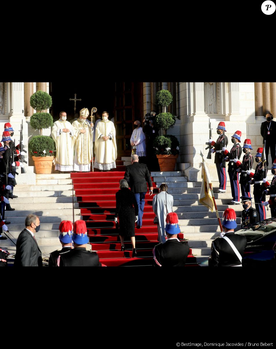 Le prince Albert II de Monaco - Arrivées en la cathédrale de Monaco pour la messe d'action de grace avec Te Deum lors de la la fête nationale de Monaco le 19 novembre 2021. © Dominique Jacovides / Bruno Bebert / Bestimage