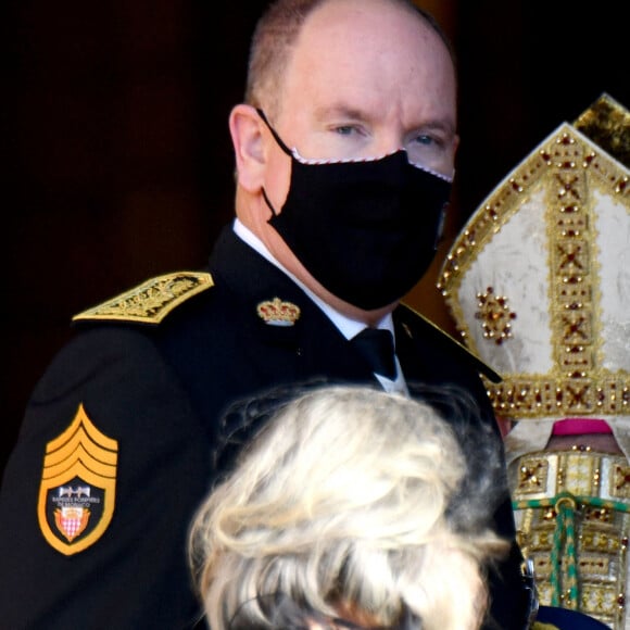 Le prince Albert II de Monaco, La princesse Caroline de Hanovre - Arrivées en la cathédrale de Monaco pour la messe d'action de grace avec Te Deum lors de la la fête nationale de Monaco le 19 novembre 2021. © Bruno Bebert / Dominique Jacovides / Bestimage