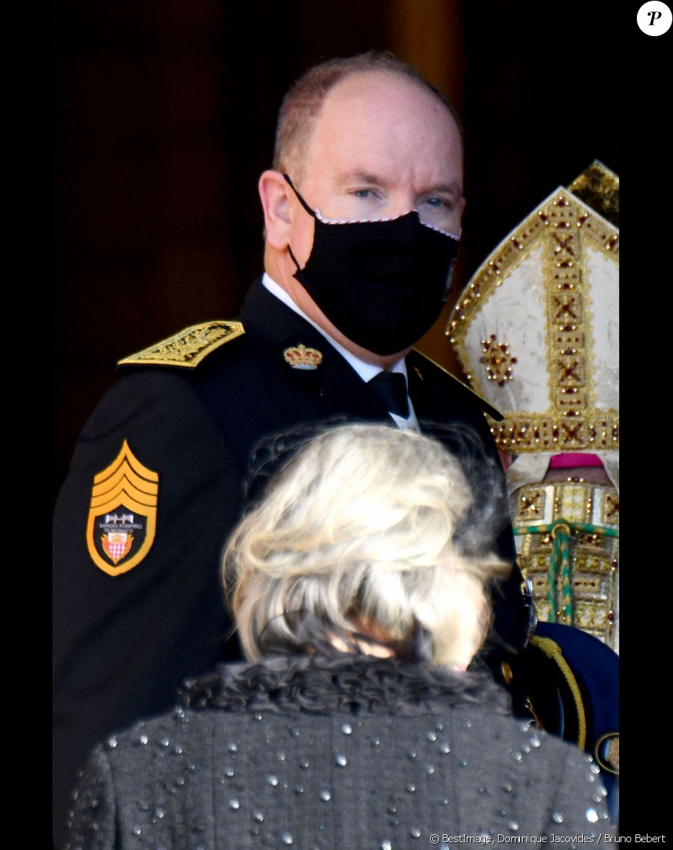 Le prince Albert II de Monaco, La princesse Caroline de Hanovre - Arrivées en la cathédrale de Monaco pour la messe d'action de grace avec Te Deum lors de la la fête nationale de Monaco le 19 novembre 2021. © Bruno Bebert / Dominique Jacovides / Bestimage