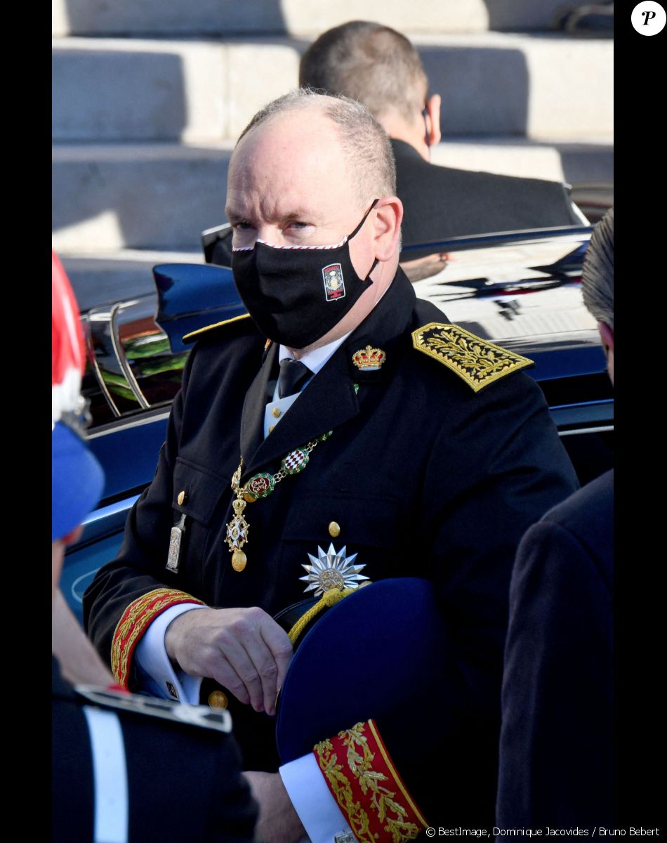 Le prince Albert II de Monaco - Arrivées en la cathédrale de Monaco pour la messe d'action de grace avec Te Deum lors de la la fête nationale de Monaco le 19 novembre 2021. © Bruno Bebert / Dominique Jacovides / Bestimage