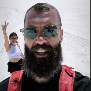 Benoît Paire en vacances à la montagne avec Julie Bertin (La Villa des coeurs brisés) - Instagram
