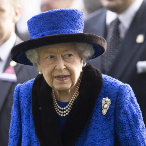 La reine Elisabeth II d'Angleterre lors des Champions Day à Ascot. Le 16 octobre 2021 