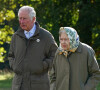 La reine Elisabeth II d'Angleterre et le prince Charles, prince de Galles, lancent le début de la saison de plantation officielle du Queen's Green Canopy (QGC) au domaine de Balmoral, Royaume-Uni. 
