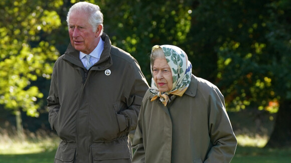 Elizabeth II, Charles et William en guerre avec la BBC