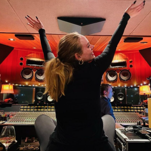 Adele peut se réjouir ! Elle vient de remporter un étonnant bras de fer à l'occasion de la sortie de son nouvel album, "30".