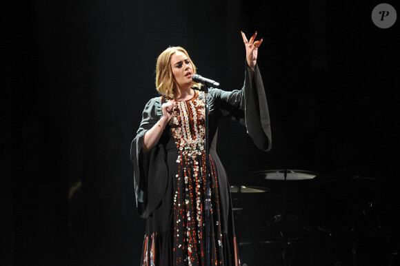 Adele à l'occasion du festival de Glastonbury le 25 juin 2016.