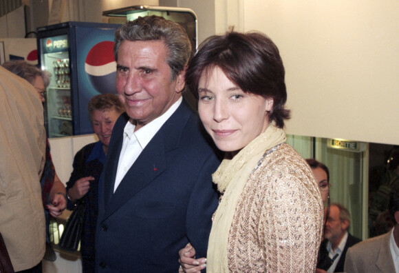 Gilbert Bécaud et sa fille Emily - Première de la comédie musicale "Notre-Dame de Paris". Le 25 septembre 1998. © Jean-Claude Woestelandt / Bestimage