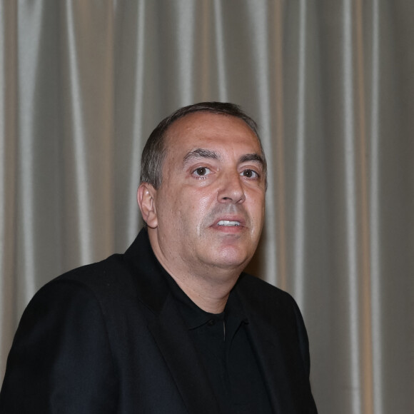Jean-Marc Morandini fait une déclaration à la presse dans un salon de l'hôtel Radisson à Boulogne-Billancourt, le 19 juillet 2016, dénonçant un complot ...
