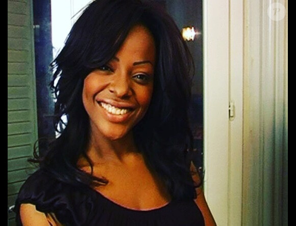 Miss Dominique souriante sur Instagram