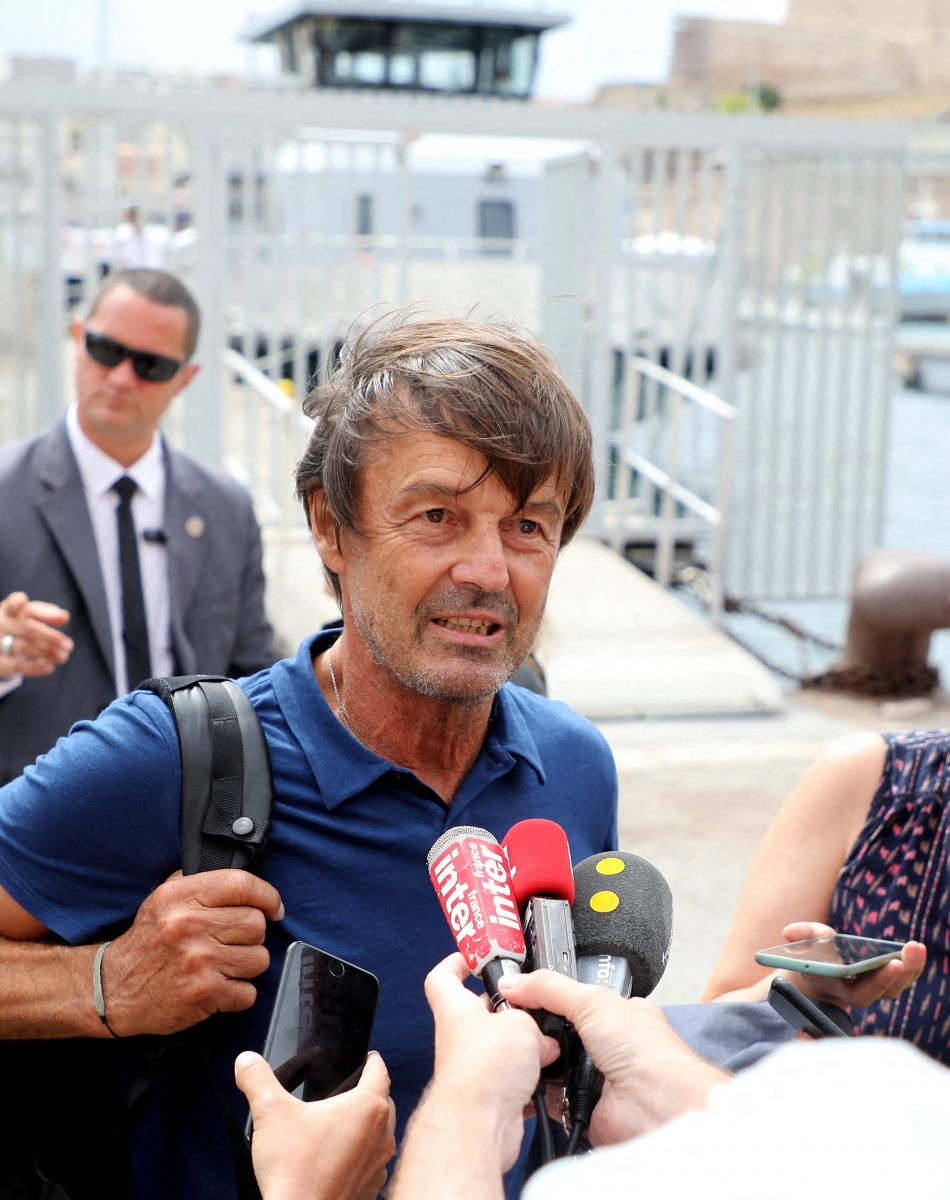 L'ancien ministre de l'Écologie Nicolas Hulot lors de la conférence de presse du président de la République après la sortie en mer à bord du navire scientifique "Alfred Merlin" à Marseille Marseille, France, le 3 septembre 2021.