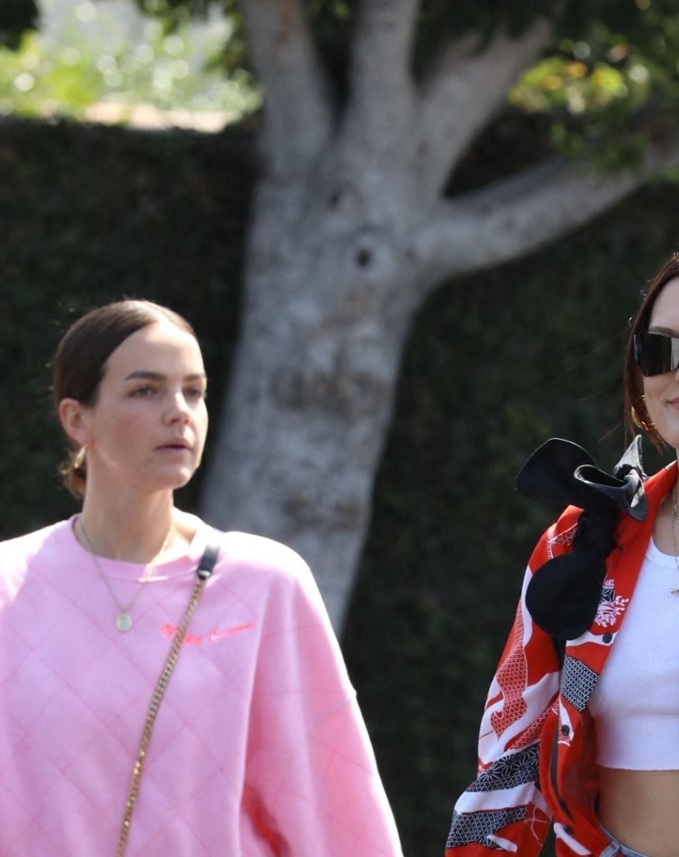 Exclusif - Jessie J sort d'un déjeuner avec une amie à West Hollywood le 2 septembre 2021.