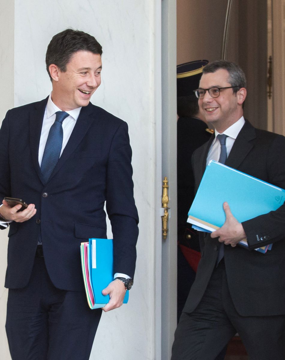 Benjamin Griveaux et le secrétaire général de l'Elysée, Alexis Kohler - Sortie du conseil des ministres du mercredi 20 février au palais de l'Elysée à Paris. © Stéphane Lemouton / Bestimage