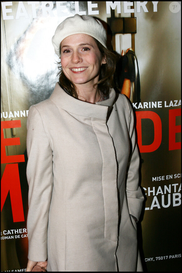Maureen Dor lors de la générale la pièce Regarde-moi en 2006