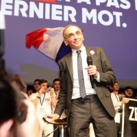 Bousculé, Eric Zemmour avance sa candidature à l'élection présidentielle