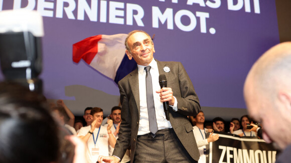 Bousculé, Eric Zemmour avance sa candidature à l'élection présidentielle