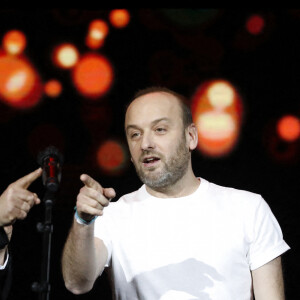 Exclusif - Ours (Charles Souchon), Raphaël Mezrahi - Soirée "L'année de la déprime (et même un peu plus...)" aux Folies Bergère à Paris. Le 29 novembre 2021. © Alain Guizard / Bestimage