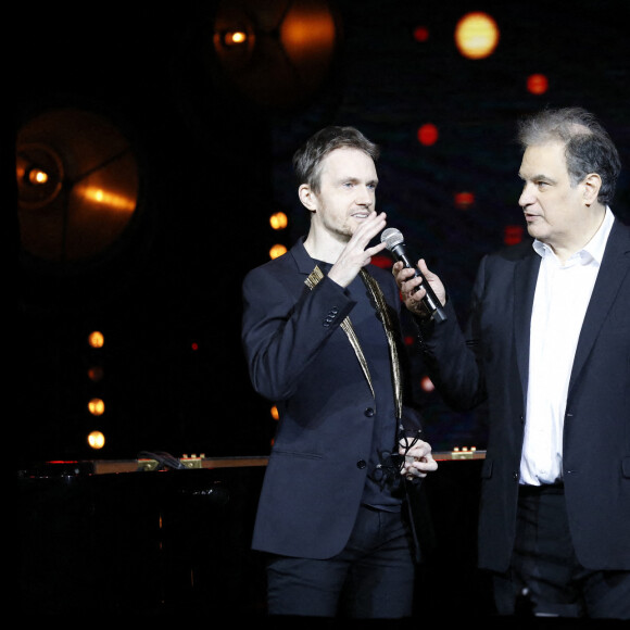 Exclusif - Alexandre Tharaud, Raphaël Mezrahi - Soirée "L'année de la déprime (et même un peu plus...)" aux Folies Bergère à Paris. Le 29 novembre 2021. © Alain Guizard / Bestimage